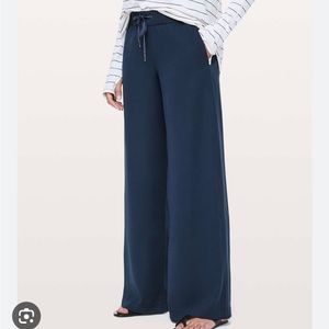 Lululemon On the Fly Pant. New condition.